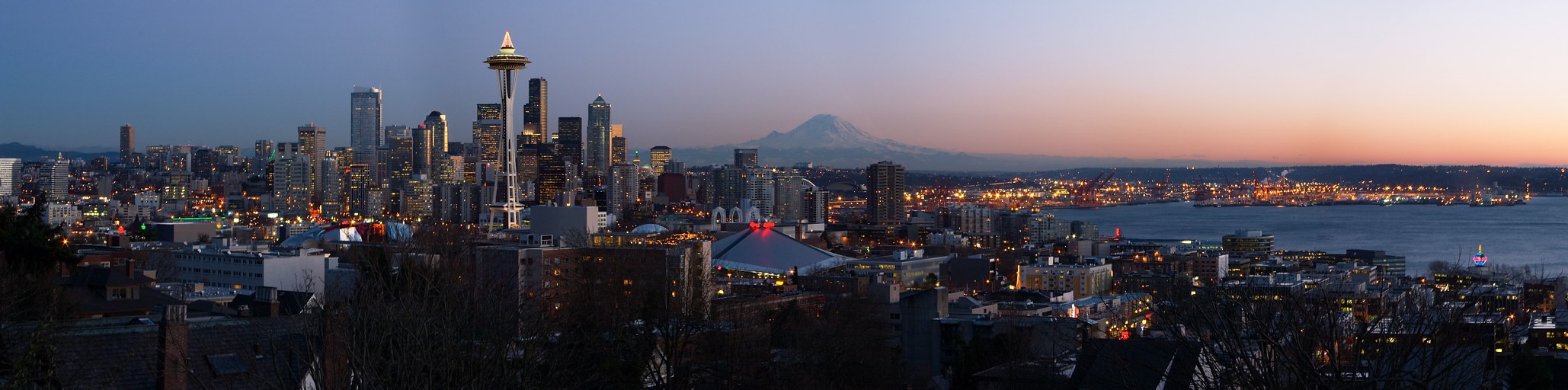 Seattle: seen from Kerry Park, with downtown, Seattle Center with the Space Needle, Mount Rainier, Elliott Bay, and the harbor