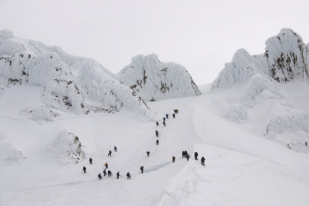 Mount Hood climb: climbers going around the bergschrund Mount Hood climb: climbers going around the bergschrund