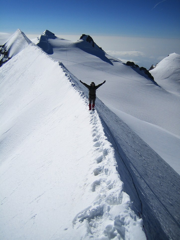 Lyskamm ridge traverse and Castor: Claus-Dieter on the Lyskamm east ridge; looking back toward Parrotspitze, Ludwigshoehe, Corno Nero, Balmenhorn, and Piramide Vincent (from left to right) Lyskamm ridge traverse and Castor: Claus-Dieter on the Lyskamm east ridge; looking back toward Parrotspitze, Ludwigshoehe, Corno Nero, Balmenhorn, and Piramide Vincent (from left to right)