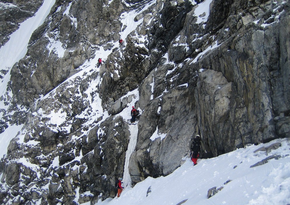 Ortler via Hintergrat: traversing a difficult ridge section on the south side Ortler via Hintergrat: traversing a difficult ridge section on the south side