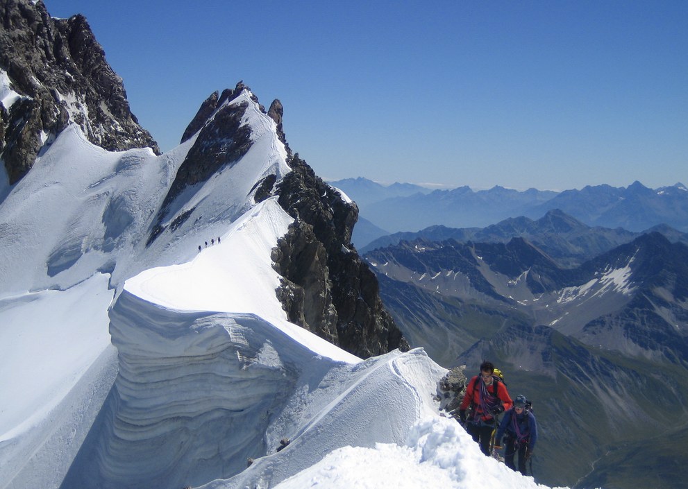 Salle a Manger: Arete de Rochefort with the famous cornice