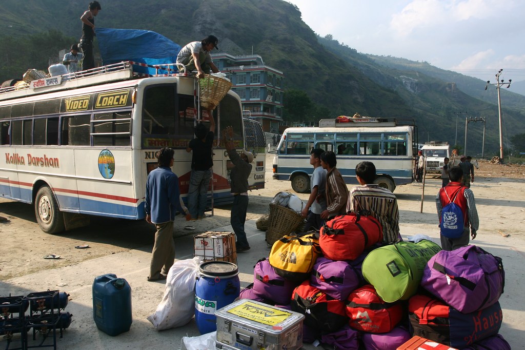 Beni: unloading the bus