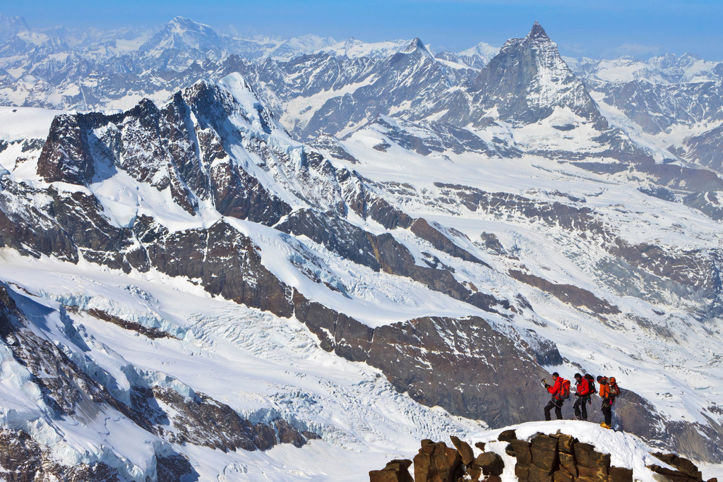 Climbers on the west ridge of Dufourspitze with Matterhorn and Dent d'Herens behind (keywords: alpen, alps, berg, berge, bergsteiger, breithorn, dent d'hérens, dufourspitze, grand combin, kletterer, leute, matterhorn, person, schweiz, switzerland, valais, wallis, alpinist, climber, mountain, mountaineer, mountains, people, ridge, swiss, dent d'hrens)